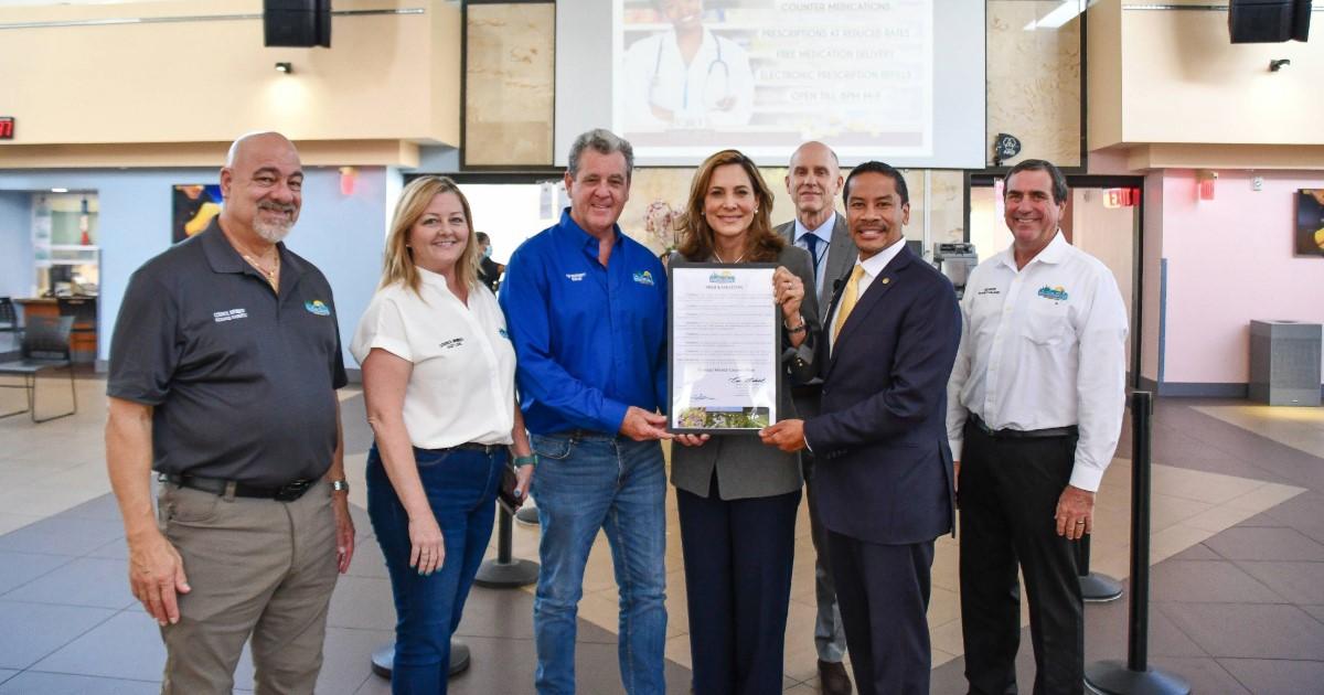 Town of Cutler Bay and Congresswoman Salazar Honor CHI During National Health Centers Week